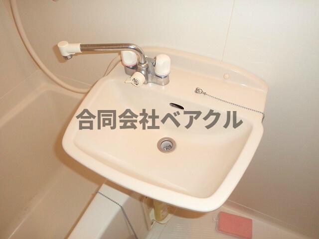 洗面設備　コンパクトで使いやすい洗面所