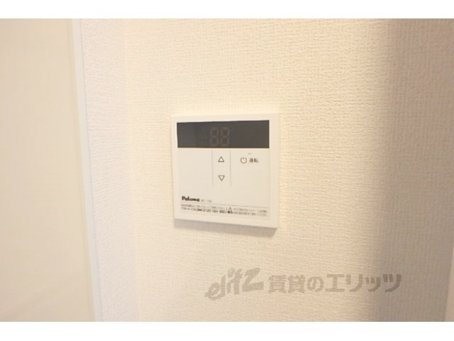 その他設備　給湯器リモコン