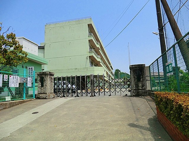 小学校　荻野小学校（小学校）まで450m