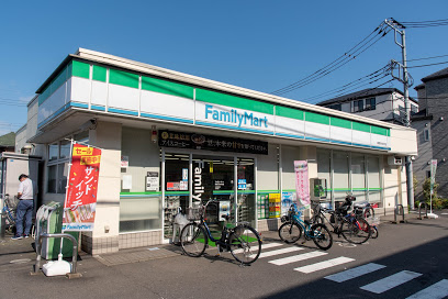 コンビニ　ファミリーマート 練馬石神井町店（コンビニ）まで483m