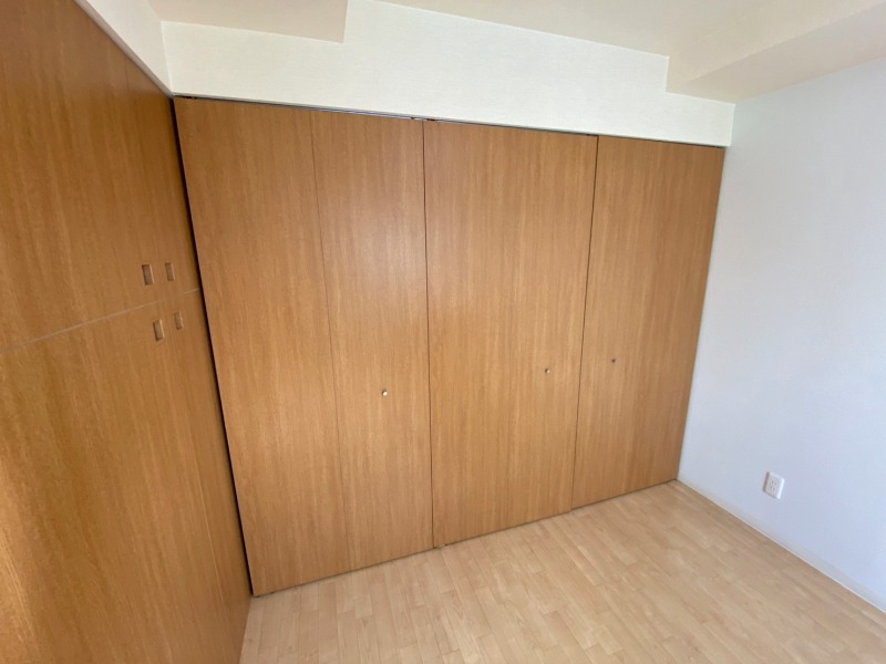 収納　寝室の収納です。部屋がすっきり片付きます。