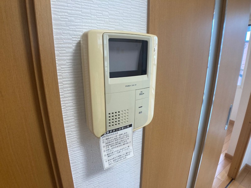 セキュリティ　ＴＶモニター付インターホンです。来客者の顔が見えるので安心！