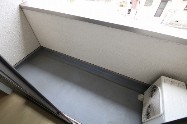バルコニー　※同物件別号室となります。
