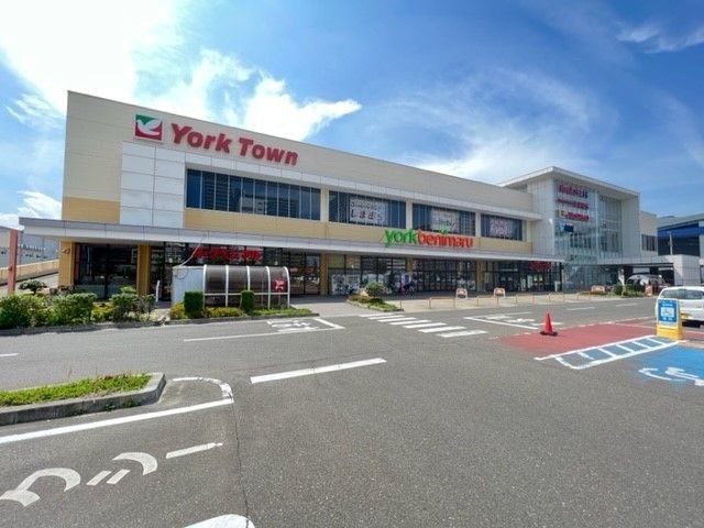 スーパー　ヨークベニマルあすと長町店（スーパー）まで460m