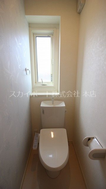 トイレ　1F