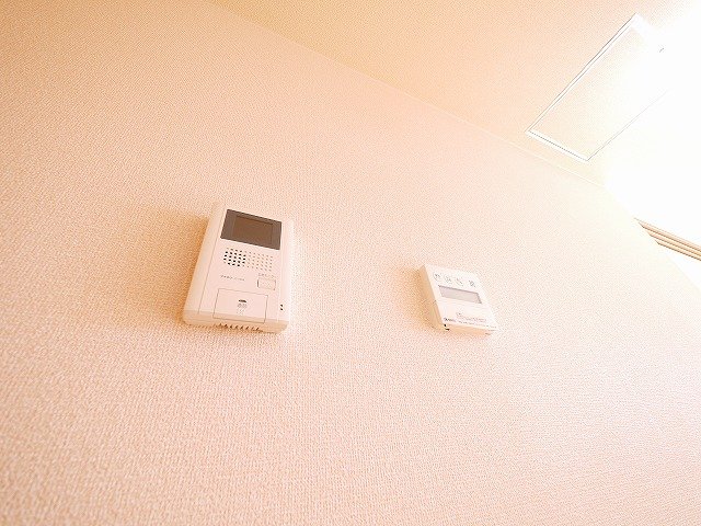 セキュリティ　室内から相手を確認できるので安心のモニターホン完備