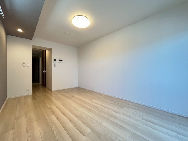 居室・リビング　※角部屋参考写真