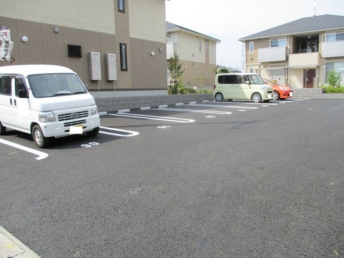 駐車場　駐車場