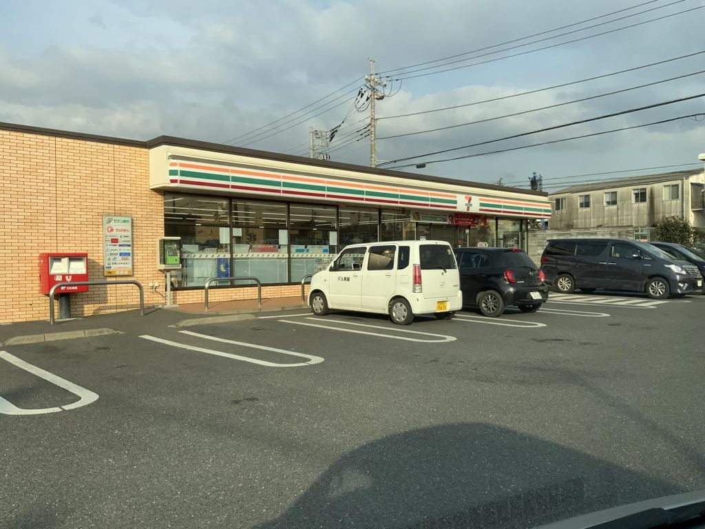 コンビニ　セブンイレブン桜木２丁目店（コンビニ）まで220m