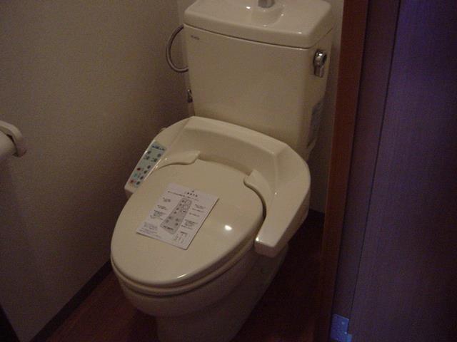 トイレ　ＷＣ(温水洗浄便座)