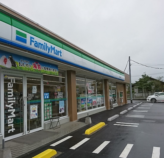 コンビニ　ファミリーマート　津山国分寺店（コンビニ）まで528m