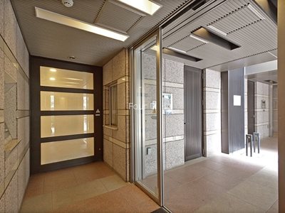 エントランス　内見予約受付中、お気軽にお問い合わせください。