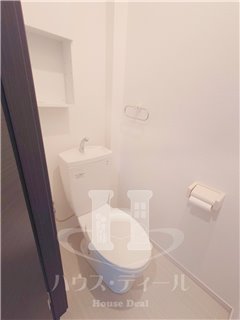 トイレ　別号室参考写真です