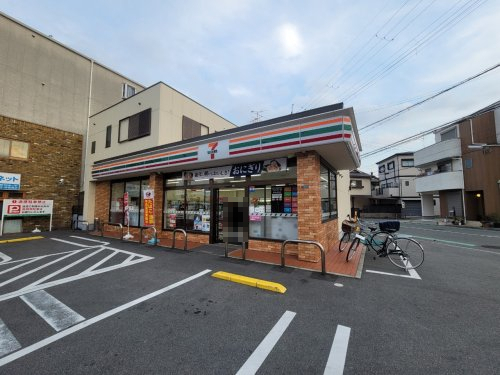 コンビニ　セブンイレブン尼崎食満7丁目店（コンビニ）まで465m
