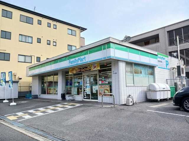 コンビニ　ファミリーマート神鉄谷上駅前様（コンビニ）まで400m