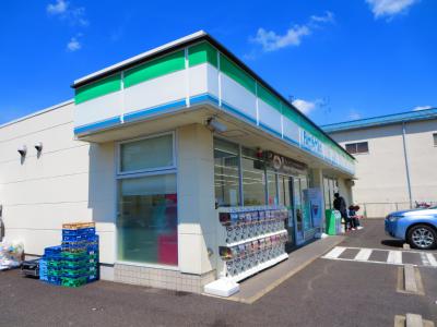 コンビニ　ファミリーマート 鹿骨五丁目店（コンビニ）まで326m