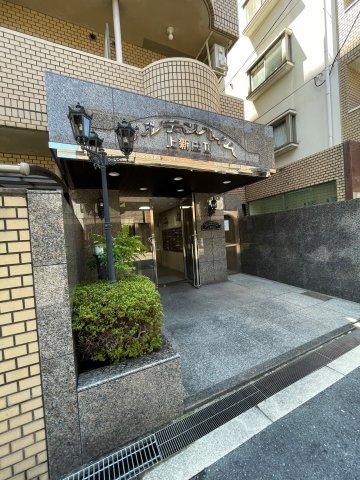 エントランス　建物の内部です