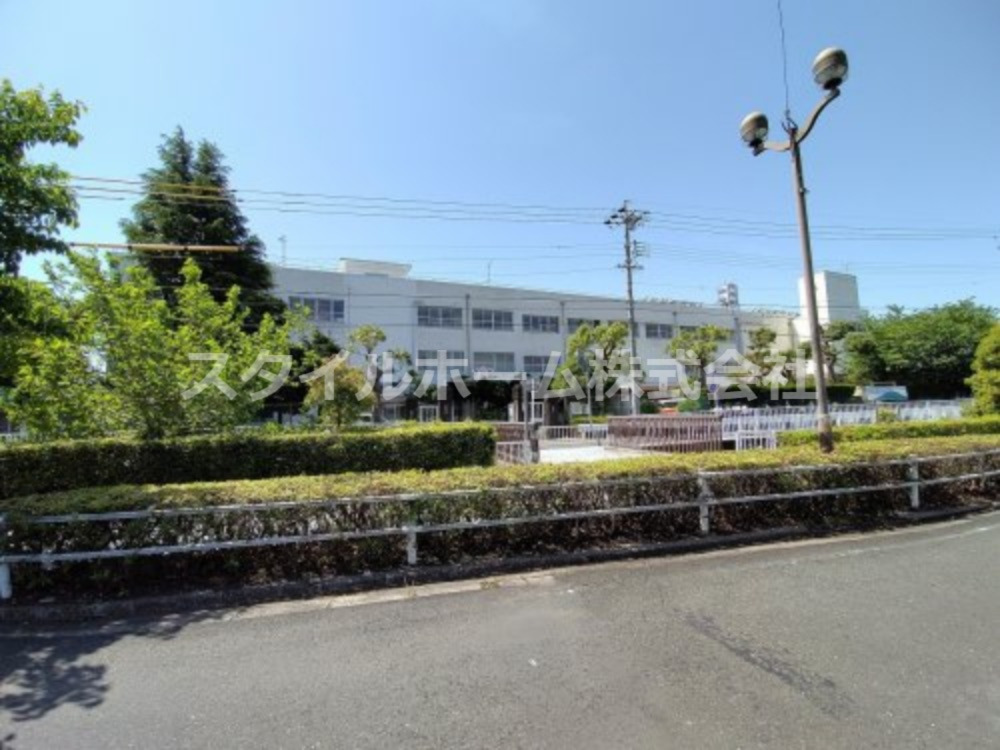 小学校　豊橋市立花田小学校（小学校）まで6041m