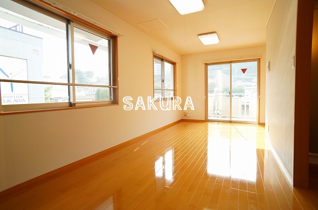 居室・リビング　開放感のあるゆったりとしたお部屋です♪