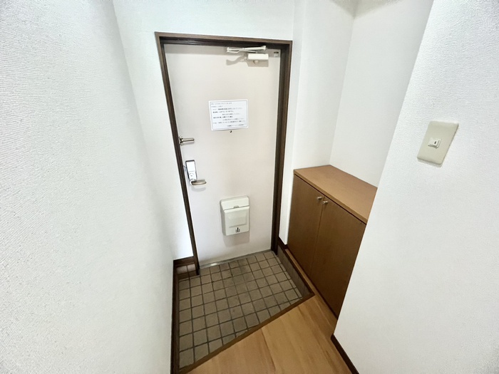 インテックスIII番館の玄関写真