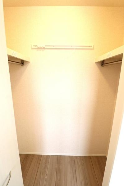 収納　ウォークインクローゼット※参考写真