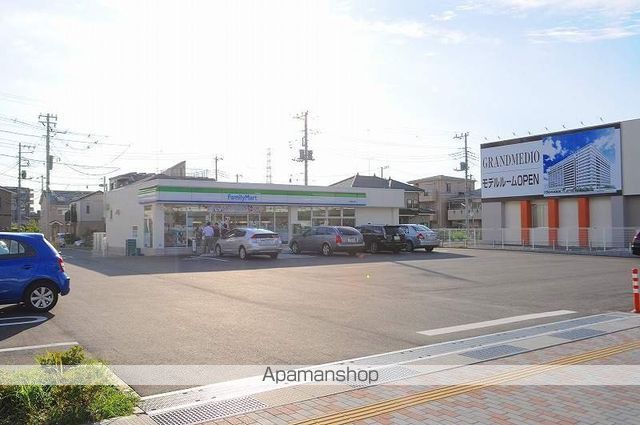 コンビニ　ファミリーマート（コンビニ）まで351m