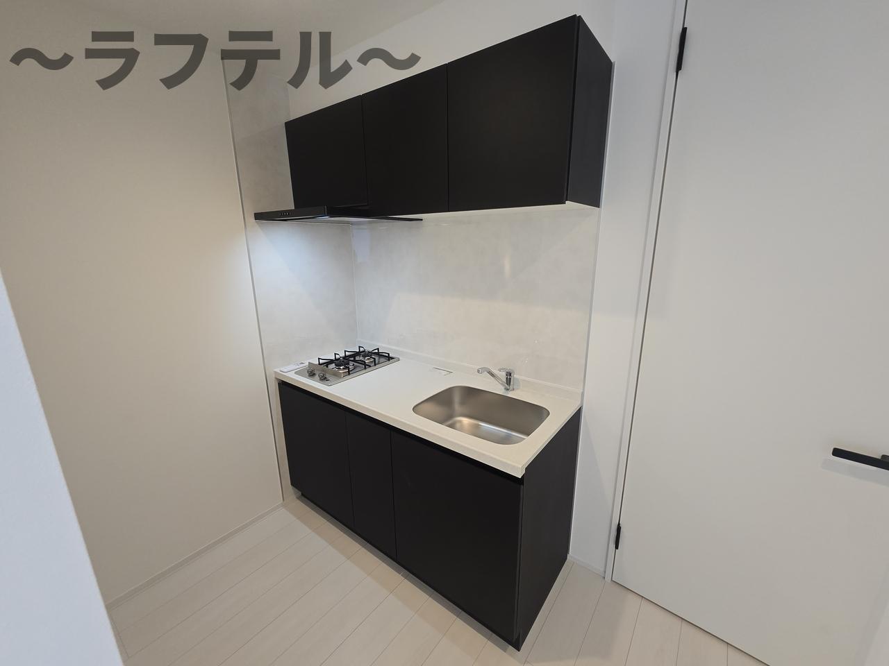 キッチン　同メーカー施工　別部屋イメージ写真