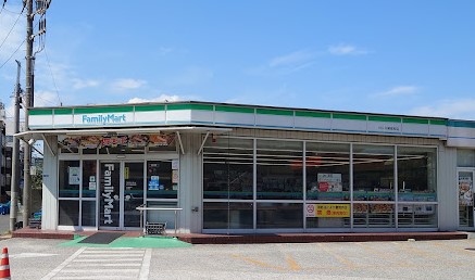 コンビニ　ファミリーマート MG川崎昭和店（コンビニ）まで572m