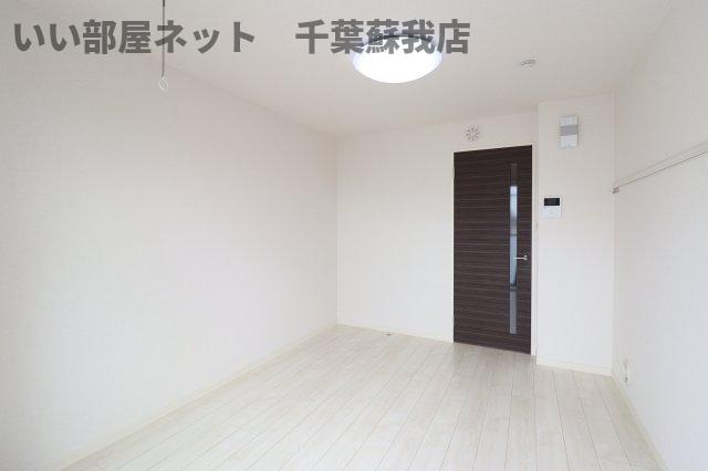 その他部屋・スペース　広くて明るい寝室