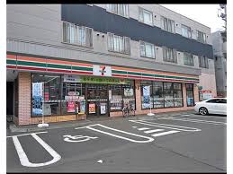 コンビニ　セブンイレブン札幌北22条店（コンビニ）まで64m