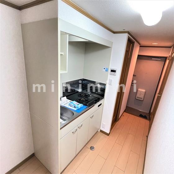 キッチン　※写真は別号室のものですので現状優先とさせていただきます