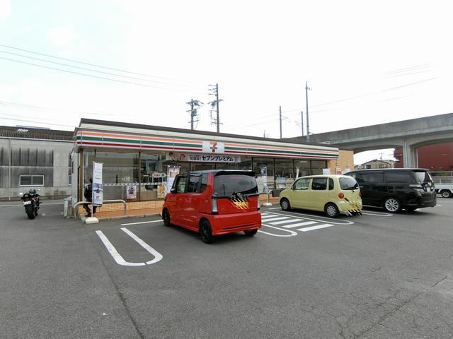 コンビニ　セブンイレブン（コンビニ）まで190m