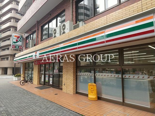 コンビニ　セブンイレブン鶴見中央店（コンビニ）まで120m
