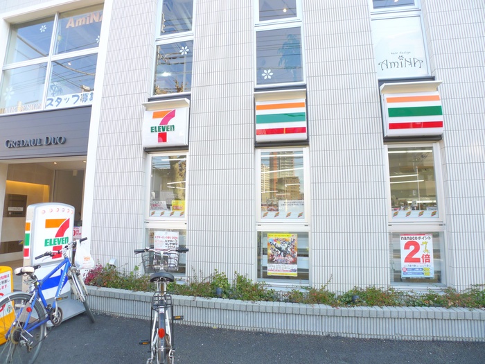 コンビニ　セブンイレブン（コンビニ）まで30m