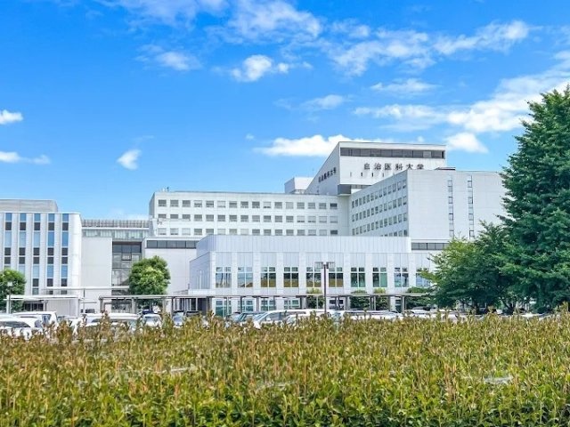 病院　学校法人自治医科大学　自治医科大学附属病院（病院）まで3987m