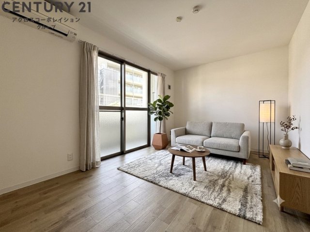 居室・リビング　画像中の家具はＡＩにより配置加工しているため、付属しません。