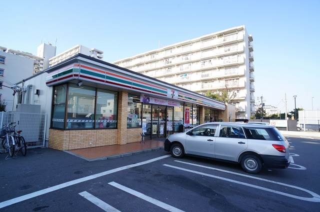 コンビニ　セブンイレブン（コンビニ）まで948m