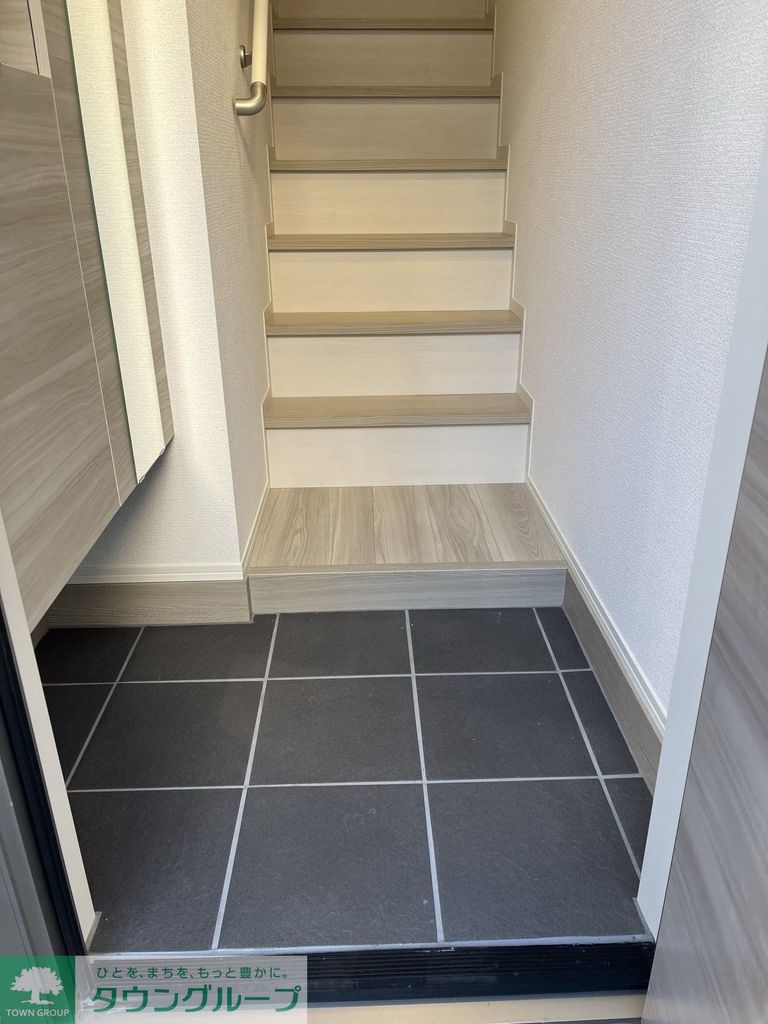 玄関　お部屋探しはタウンハウジングへ♪
