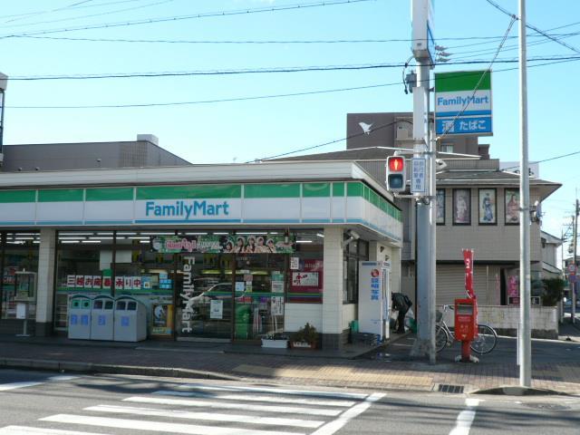 コンビニ　ファミリーマート旭三郷駅前店（コンビニ）まで313m