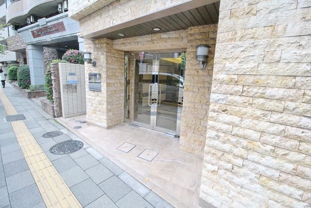 エントランス　☆正面玄関☆