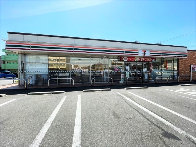 コンビニ　セブンイレブン名古屋前浜通３丁目店（コンビニ）まで240m