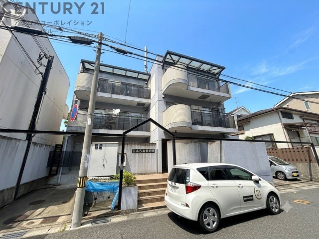 建物外観　居住者専用のごみ置き場があります。