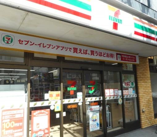 コンビニ　セブンイレブン 新宿5丁目靖国通り店（コンビニ）まで19m