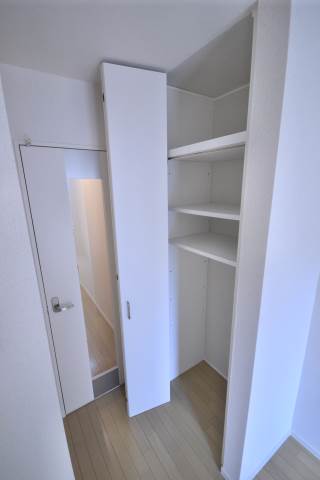 収納　シュ ズBOX