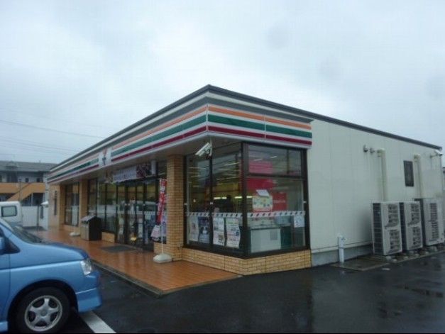 コンビニ　セブンイレブン（コンビニ）まで490m