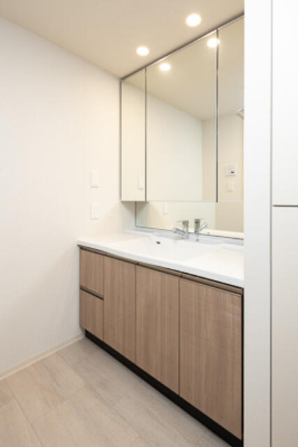 洗面設備　※写真は同タイプ住戸です。