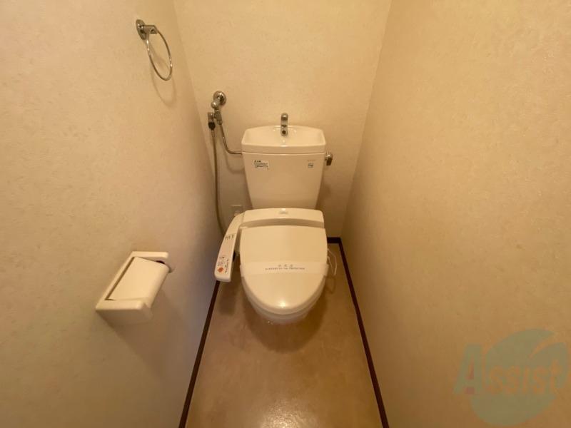 トイレ　こちらはトイレです。清潔感があり、安心して使用できます。
