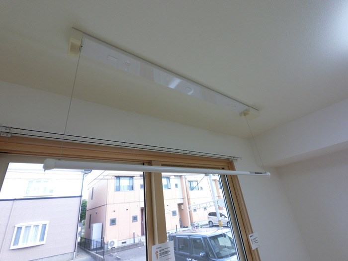 その他設備　室内物干し完備