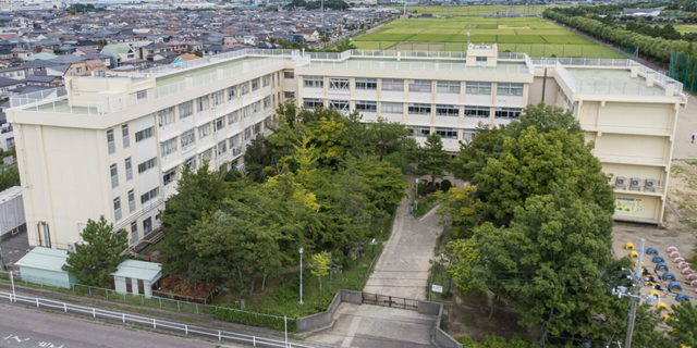 小学校　新潟市立東中野山小学校（小学校）まで340m