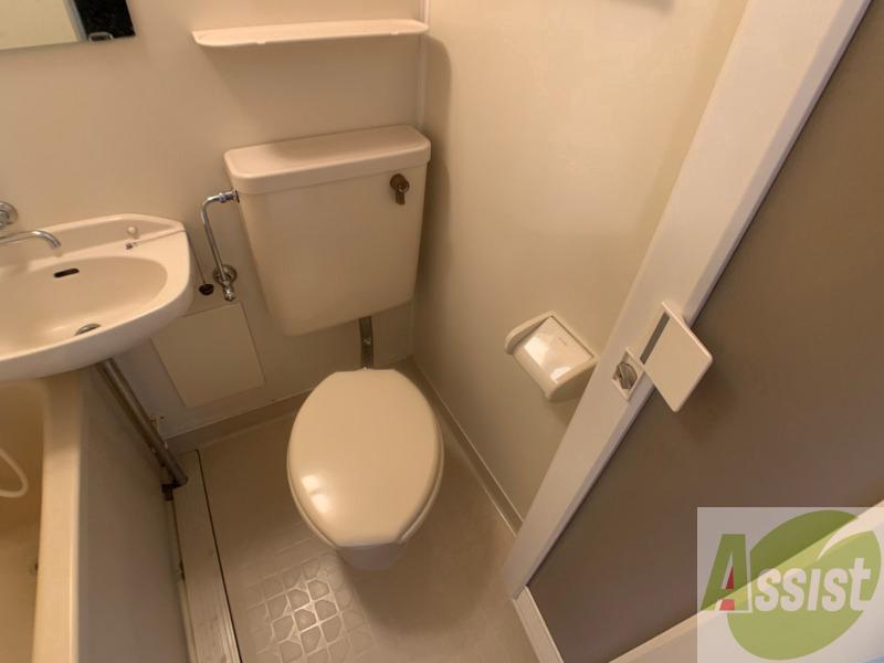 トイレ　こちらはトイレです。清潔感があり、安心して使用できます。
